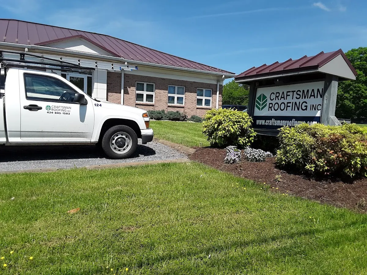 Quality Ice Dam Removal by experienced craftsmen in Small Corners